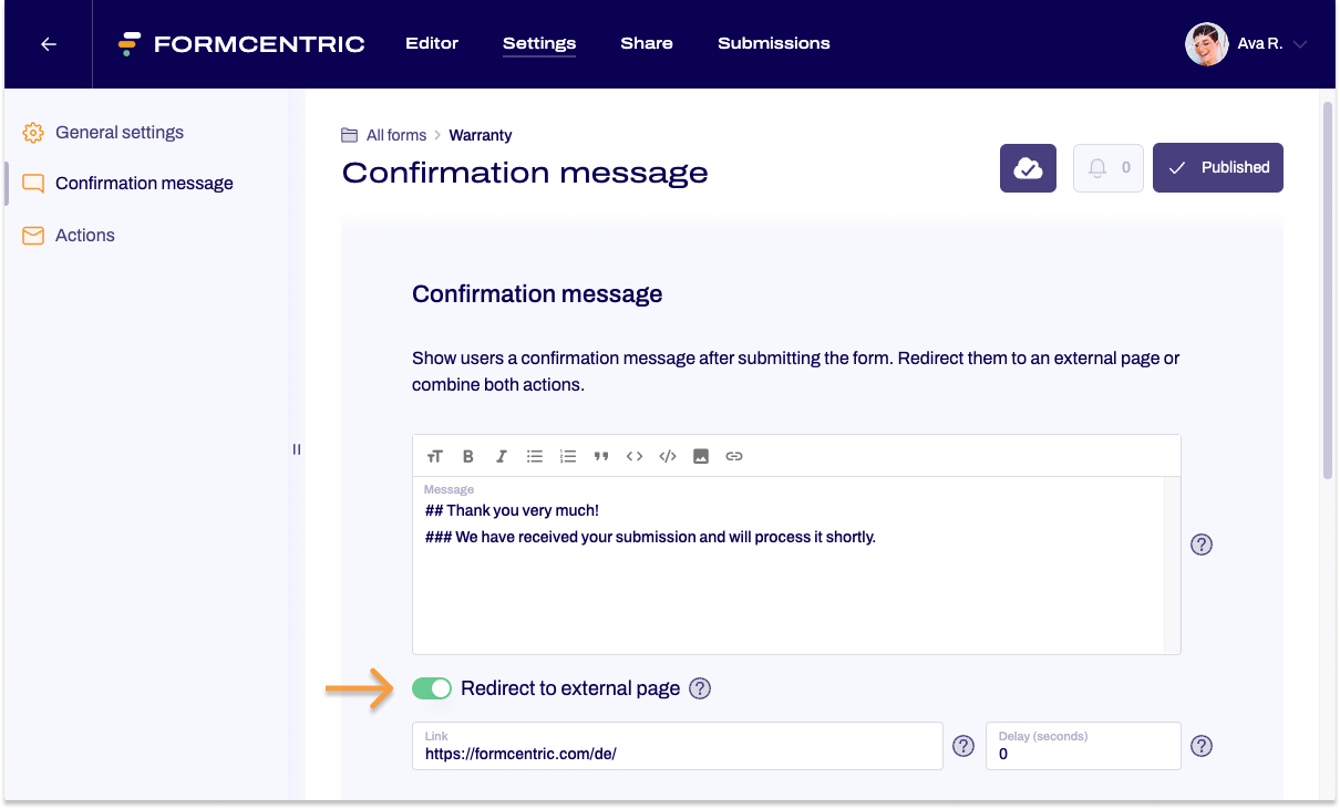 The Settings area of a form can be seen. An orange arrow points to the "Forward to external page" button, which is active. A destination address is entered in the field for the link and "0" is entered in the field for the forwarding delay.